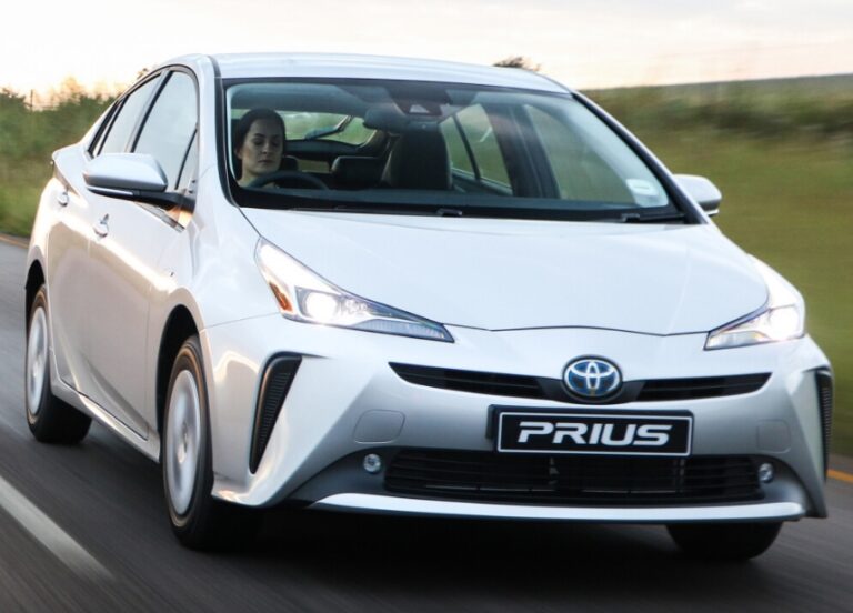 New 2025 Toyota Prius v Redesign