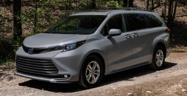 2027 Toyota Sienna Pictures,